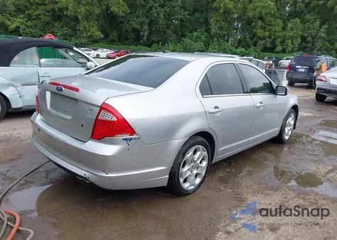 2011 Ford Fusion Se z USA, uszkodzony, nr VIN 3FAHP0HA0BR211252
